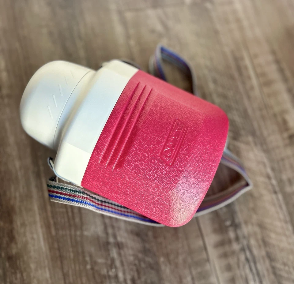 Jarra cantimplora de agua Coleman vintage roja blanca con caño y correa de transporte 5516 Foto 2 de 4