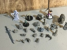 A32575 UNKNOWN MINIATURES PLASTIC DWARF ORC BITS LOT  WIZKIDS D D TABLETOP RPG