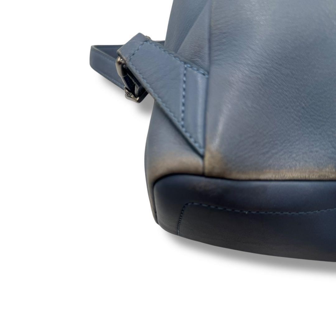 Good condition COACH backpack drawstring flap sel… - image 10