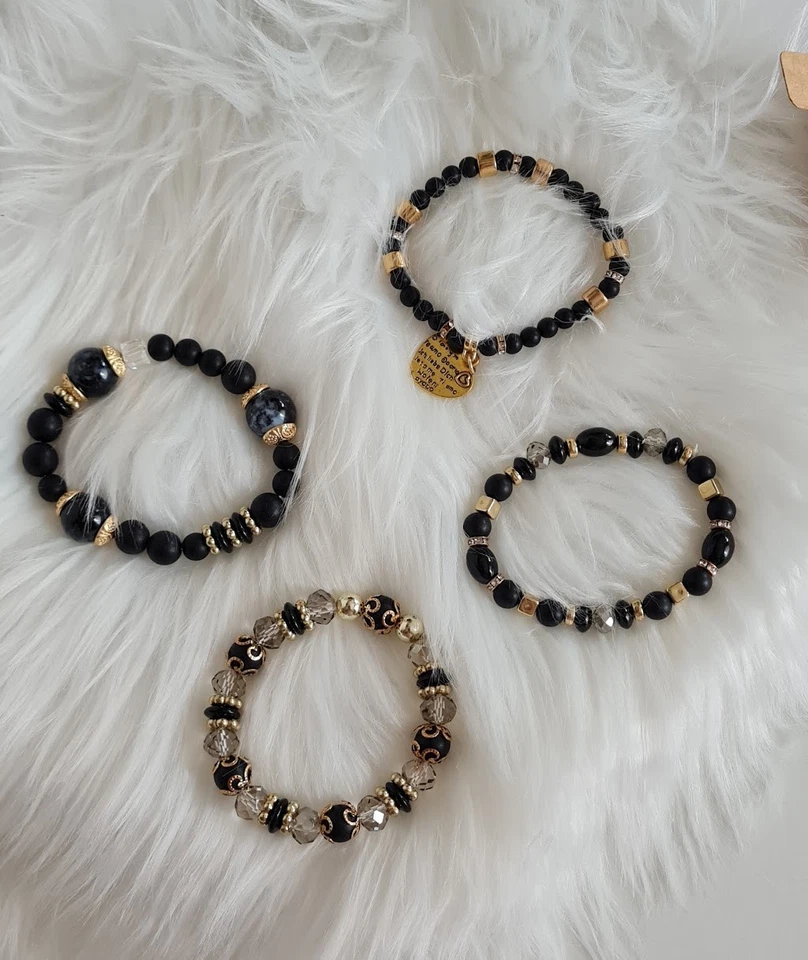Damen Armband Set 4 Stück Schwarz Gold Perlen Herz Charm Elastisch Geschenk - Bild 4 von 4