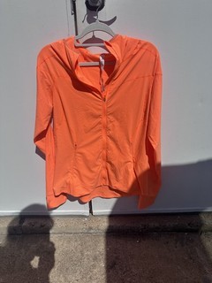 Lululemon Mist Over Windbreaker Jacket Size 12 Coral pink Hooded LW4BSRS Running
