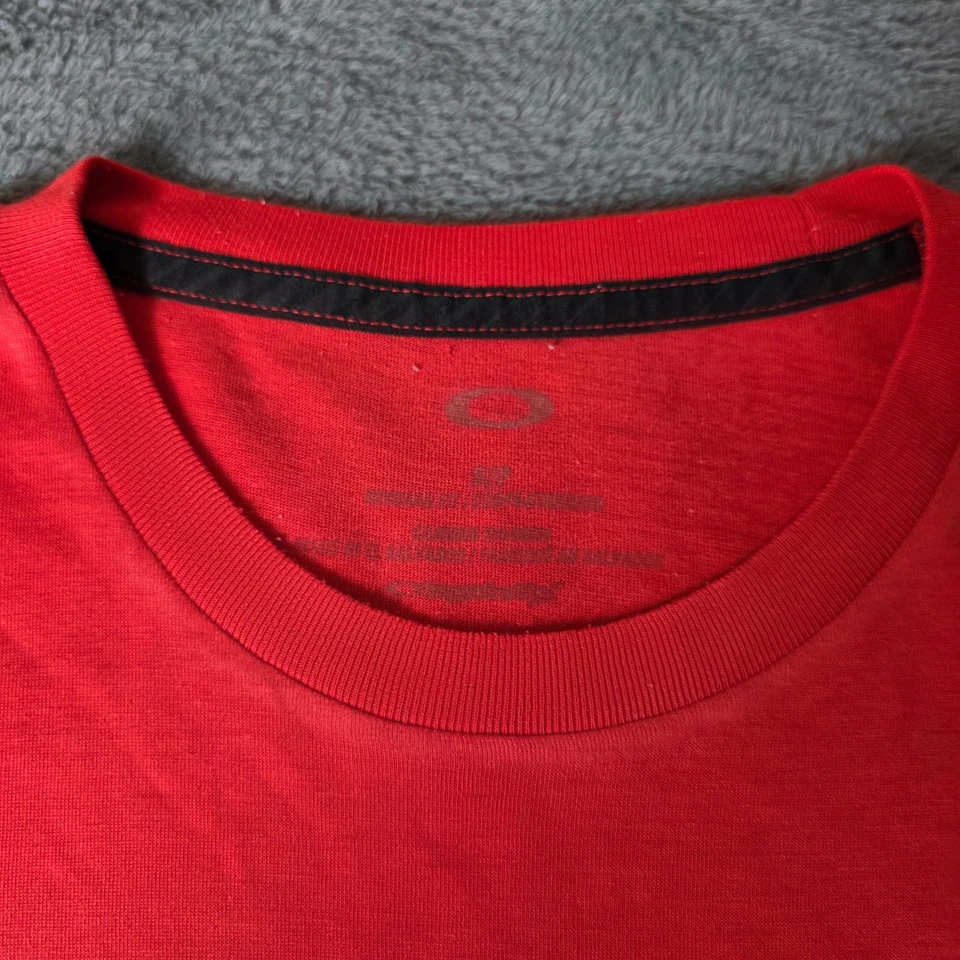 Oakley Top Men Small Red Newyork Print Regular Fit Casual Y2K - image 2 of 4