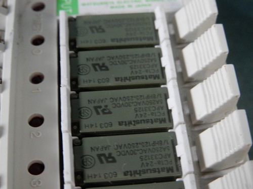 Matsushita 24VDC Relay Block PC1a-24V APC33125 Relays 16 Position AY102502 - Picture 3 of 6