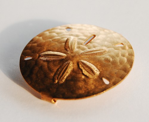 VINTAGE DEAD STOCK GOLD METAL SAND DOLLAR BARRETTE BRASS • 1.5 inches - Picture 3 of 3