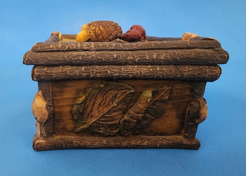 Vintage Resin Jewelry Trinket Box Cardinal Bird Pine Cone Wood-Look  - Picture 5 of 10