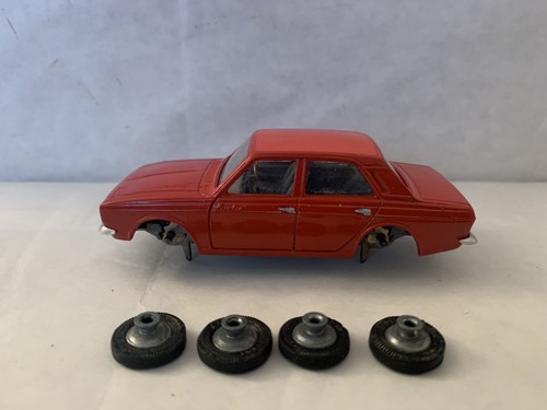 Corgi Toys Hillman Hunter Mark II (Paykan) Diecast 1:43 Refurbished Red Color - Picture 2 of 8