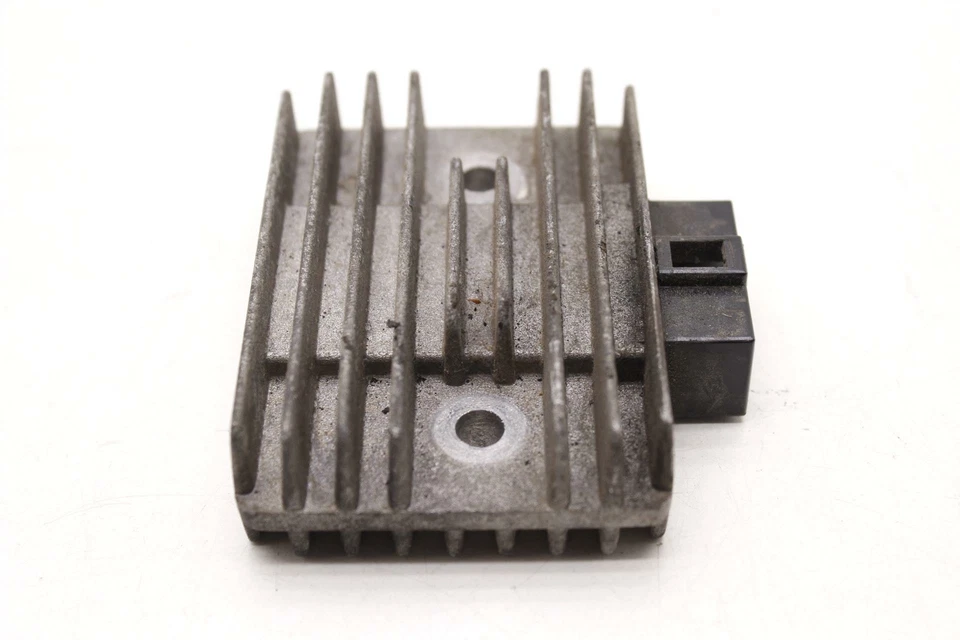 1990 Kawasaki Zephyr 550 OEM RETIFICADOR REGULADOR DE TENSÃO R8.BX9 - Imagem 4 de 4