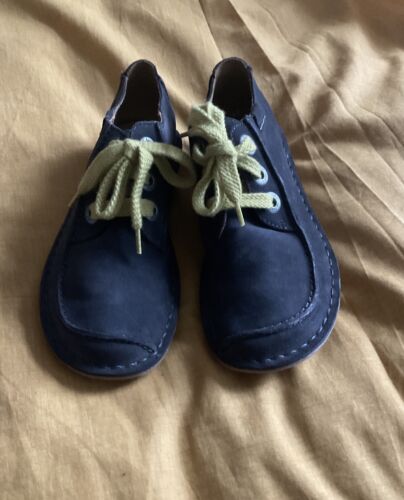 Ladies Clarks Size 3.5 Funny Dream Shoes Dark  Grey Suede With Yellow Laces BNWB - Picture 1 of 7
