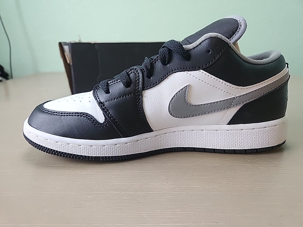 Air Jordan 1 Low GS Black Medium Grey Size 7Y / 8.5W 553560-040
