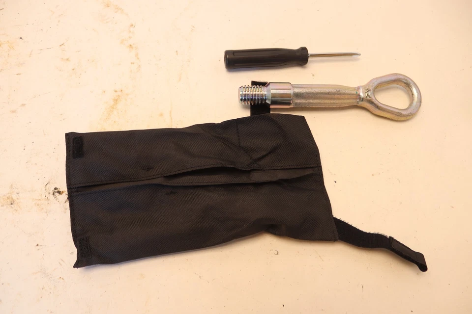 MINI COOPER F57 2014-2024 GANCHO DE REMOLQUE CON HERRAMIENTA DE DESTORNILLADOR OEM Foto 3 de 4