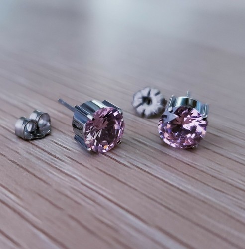 New Titanium Pink Prong Earring Set - 第 1/1 張圖片