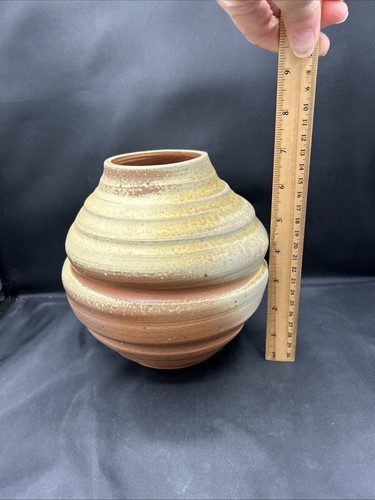 Studio Pottery Red/Orange, Tan, brown, ivory vase native Desert Signed - Picture 6 of 7