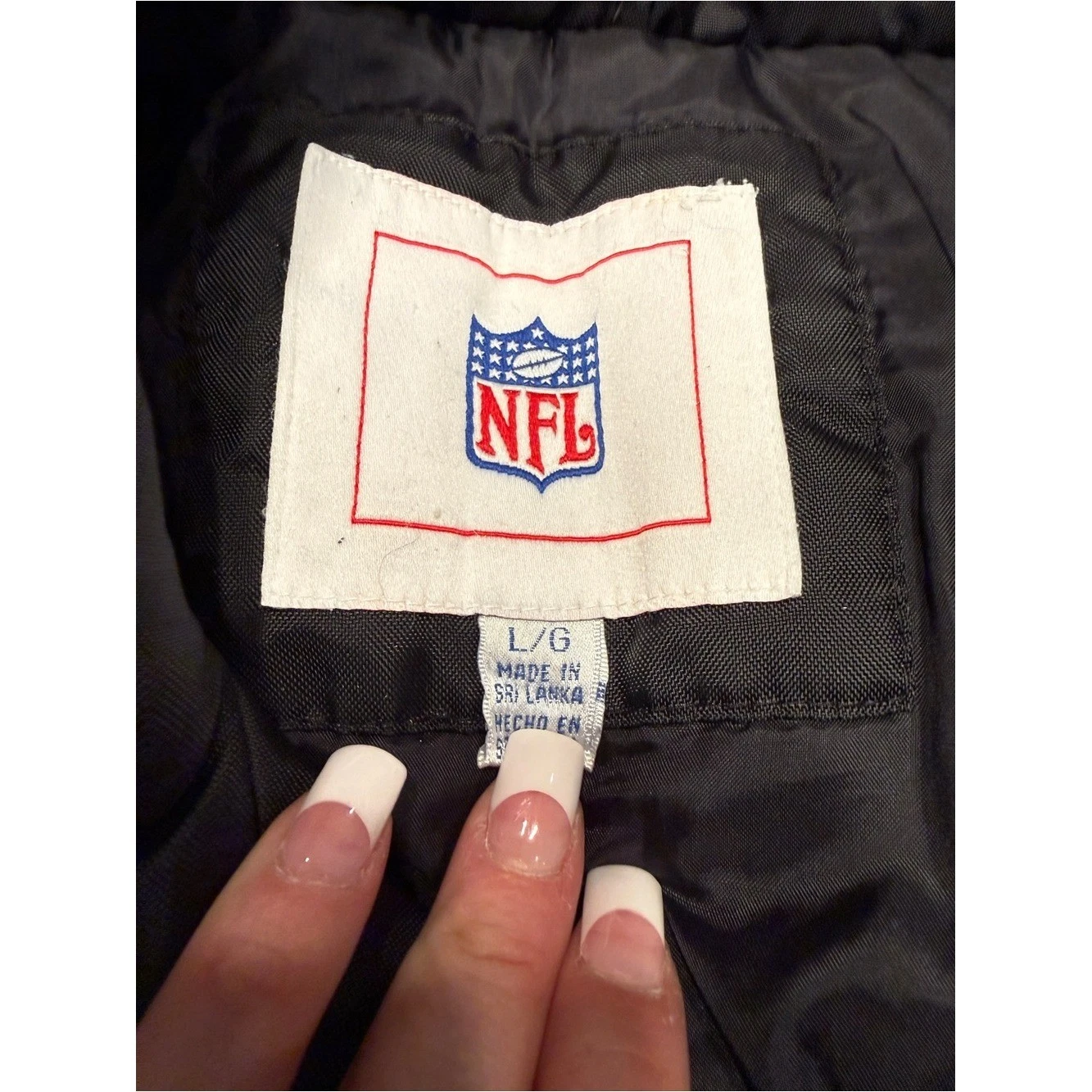 Vintage 90’s Pittsburgh Steelers Men's Black & Yellow Team Jacket Size Large - product detail image 3