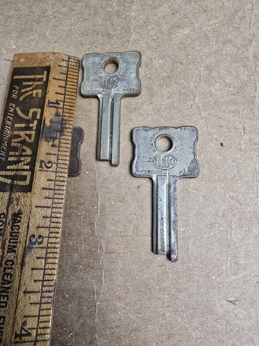 (3) Vtg Old Ornate INDEPENDENT LOCK CO ILCO Blank Keys Fitchburg Mass USA #10 - Picture 5 of 6