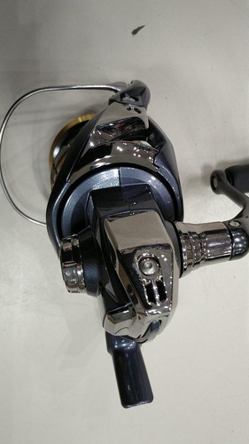 Shimano 2500Shg-C Spinning Reel - Picture 4 of 8