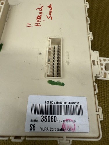 2011 - 2014 Hyundai Sonata Junction Fuse Box Cabin 91950-3S051 MATCH OEM PART - Picture 2 of 3