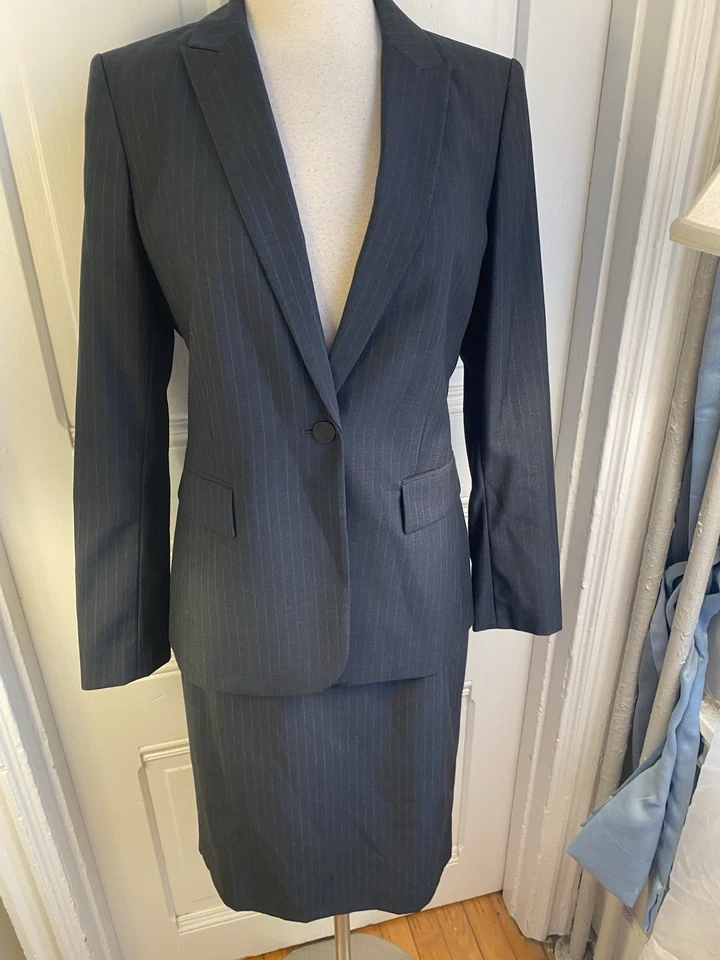 TRAJE FALDA AZUL CALVIN KLEIN-RAYAS VERTICALES-CHAQUETA TALLA 4-FALDA TALLA 2-¡NUEVO SIN ETIQUETAS!! Foto 3 de 4