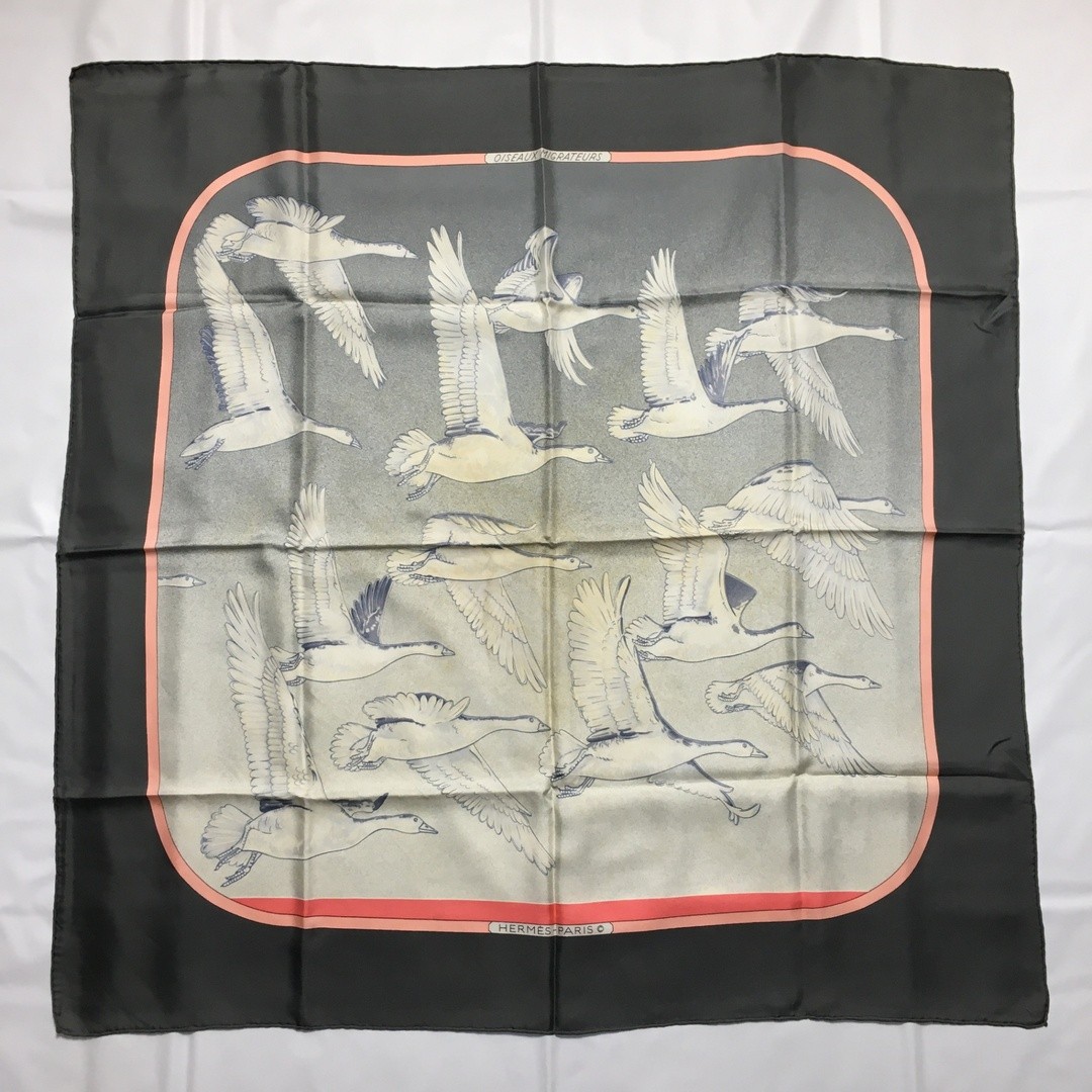 Hermes Carre 90 Large Silk Scarf in Grey 2504-2