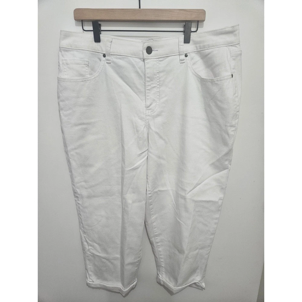 Lane Bryant White Signature Fit Mid-Rise Boyfriend Capri Pants Size 16