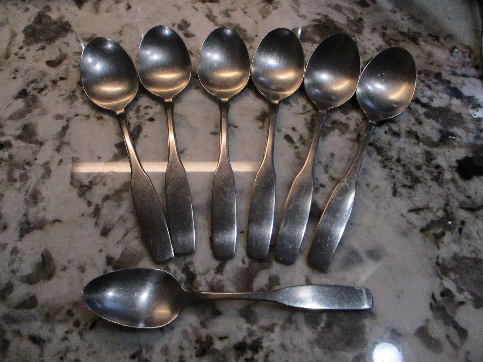 SET OF (7) ONEIDA COMMUNITY STAINLESS PAUL REVERE 6 SOUP SPOONS & 1