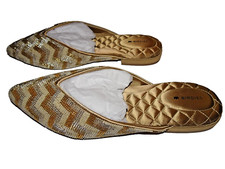BIRDIES THE SWAN SIZE 9 - 9 1/2 M NEW WITH BOX BEADED CHAMPAGNE CHEVRON DESIGN