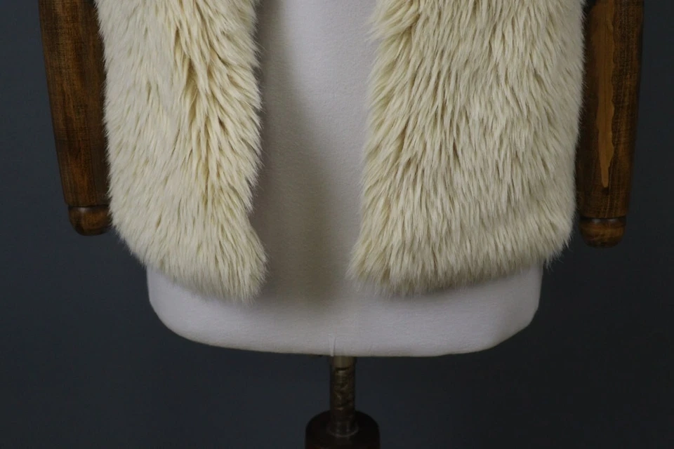 Chaleco cárdigan SANDRO crema frente abierto calce regular sin mangas de piel sintética talla 2 Foto 3 de 4