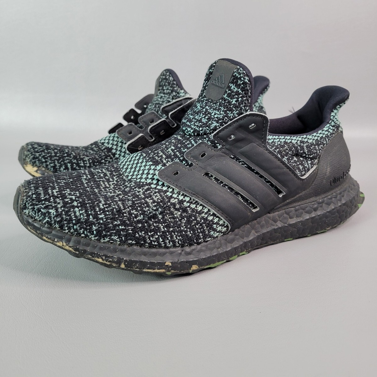 adidas gazelle silver green womens adidas EE5696 Ozweego Mens Running Shoe main image 0