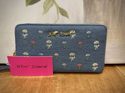NWT Betsey Johnson Zip Around Wallet Wristlet, Blue Denim With Flowers