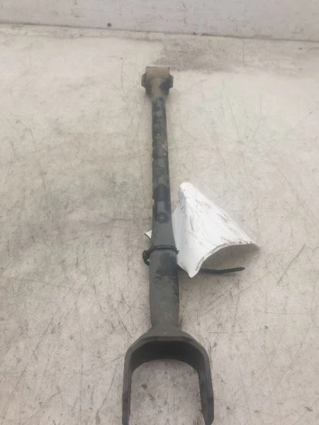 04-07 TOYOTA HIGHLANDER LADO DEL PASAJERO TRASERO CONTROL INFERIOR BRAZO DE ARRASTRE MONTAJE Foto 4 de 4