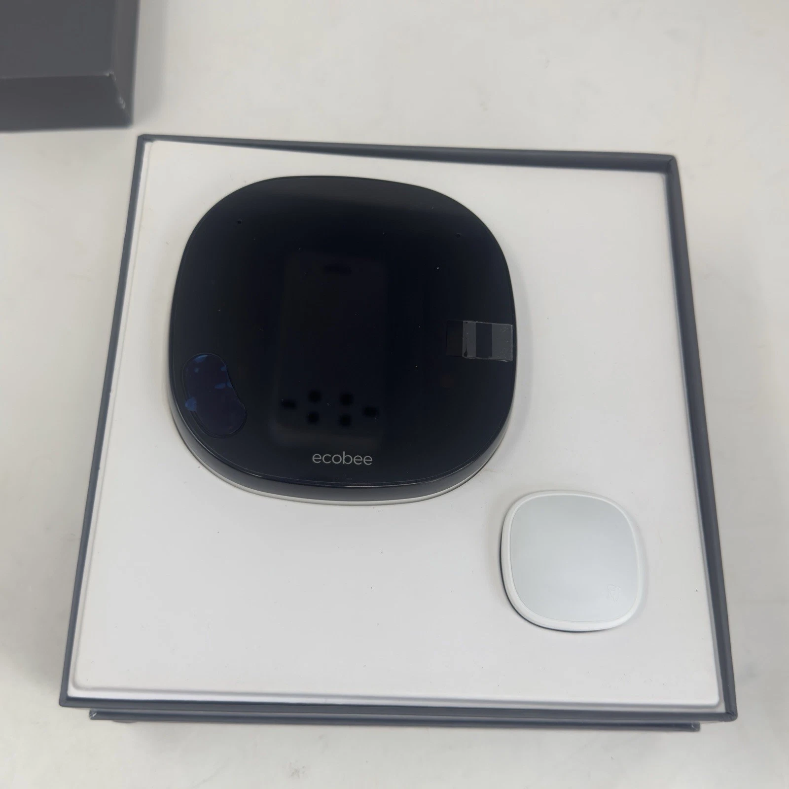 EcoBee ECB402 Smart Thermostat w/ Voice Control Box