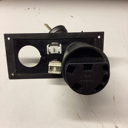VOLVO PENTA STARTER SWITCH PANEL with INSTR.-LIGHT SWITCH & ALARM TEST SWITCH - Picture 6 of 12