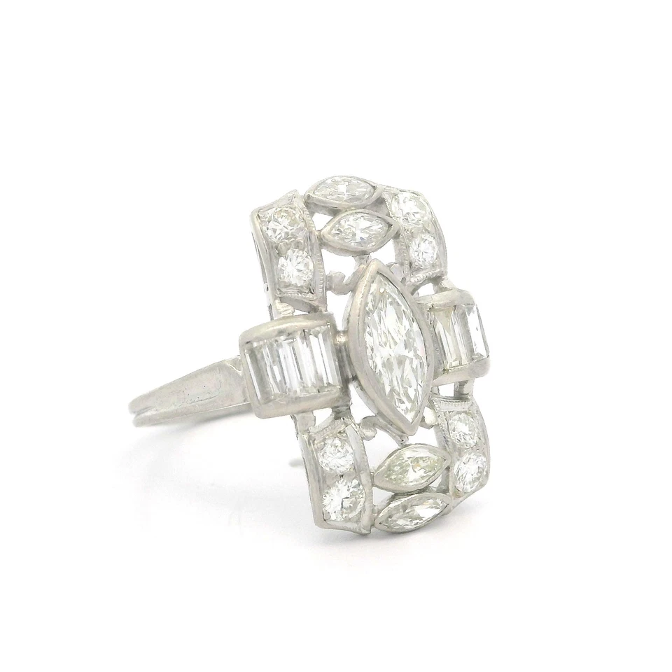 Antique Art Deco Platinum Old Marquise Baguette & Round Diamond Dinner Ring Foto 3 de 4