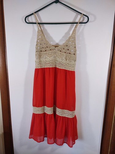 Flying Tomato Women's Dress Size S, Crocheted Top, Spaghetti Straps, Flared - Afbeelding 1 van 8