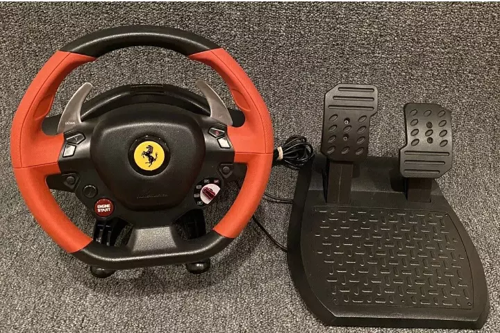 Xbox One Thrustmaster Ferrari 458 Spider Racing Steering Wheel
