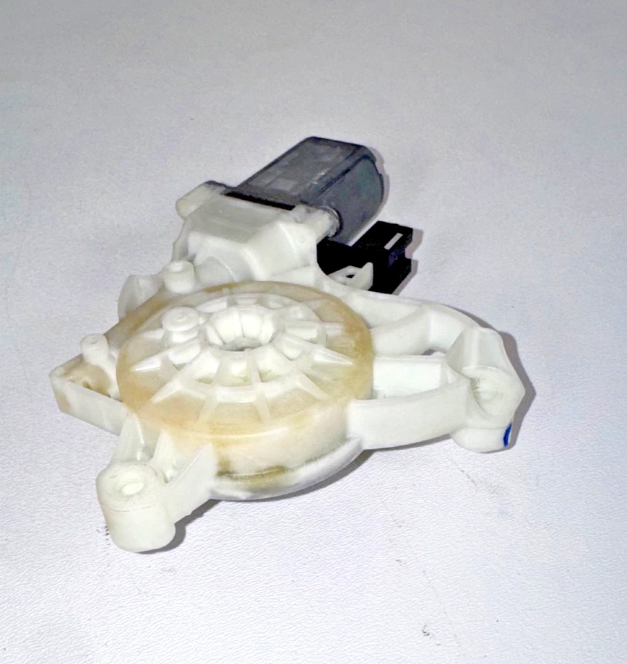 Оригинальный двигатель регулятора стекла передней левой водительской двери Mercedes-Benz A220 19–22 годов выпуска - Изображение 4 из 4