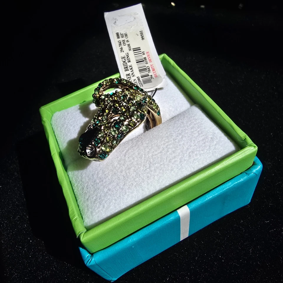 Kenneth Jay Lane KJL Serpiente Egipcia Anillo Esmeralda Firmado (Tamaño Ajustable) Foto 2 de 4