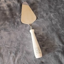 Rae Dunn Serve Spoon Cake