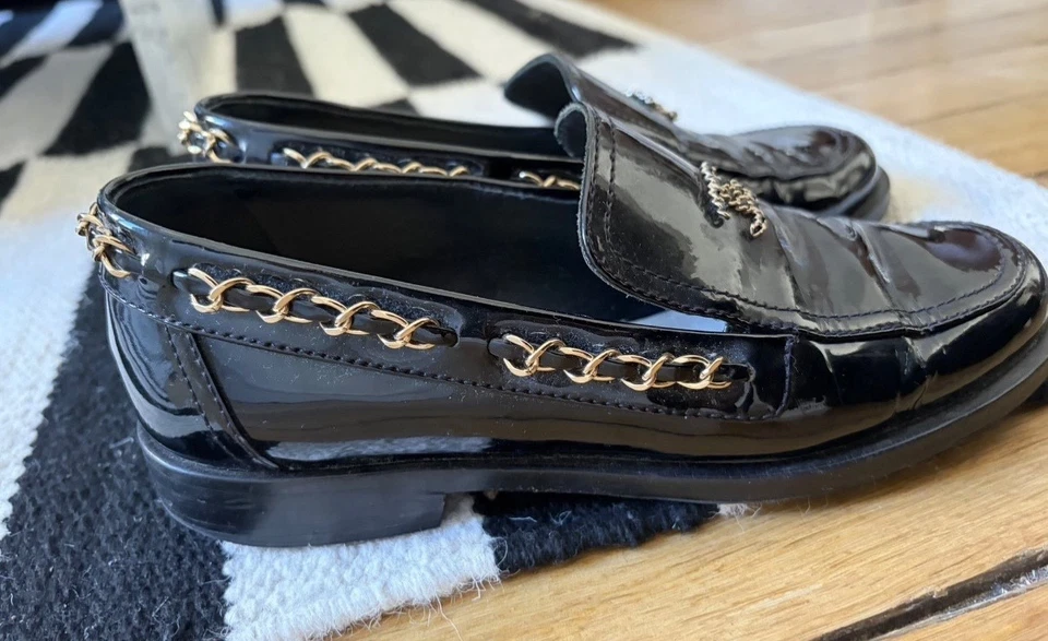 Mocassins CHANEL vernis noir – Taille 36 - Photo 2/4