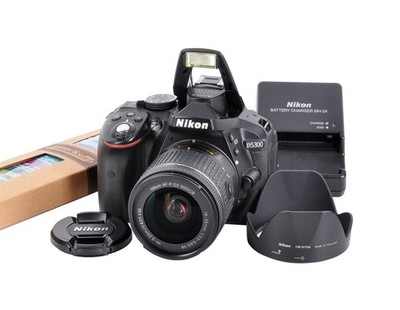 Nikon D5300 & AF-P DX 18-55mm G VR & 64GB 2592 Ausl. *TOP-Zustand*