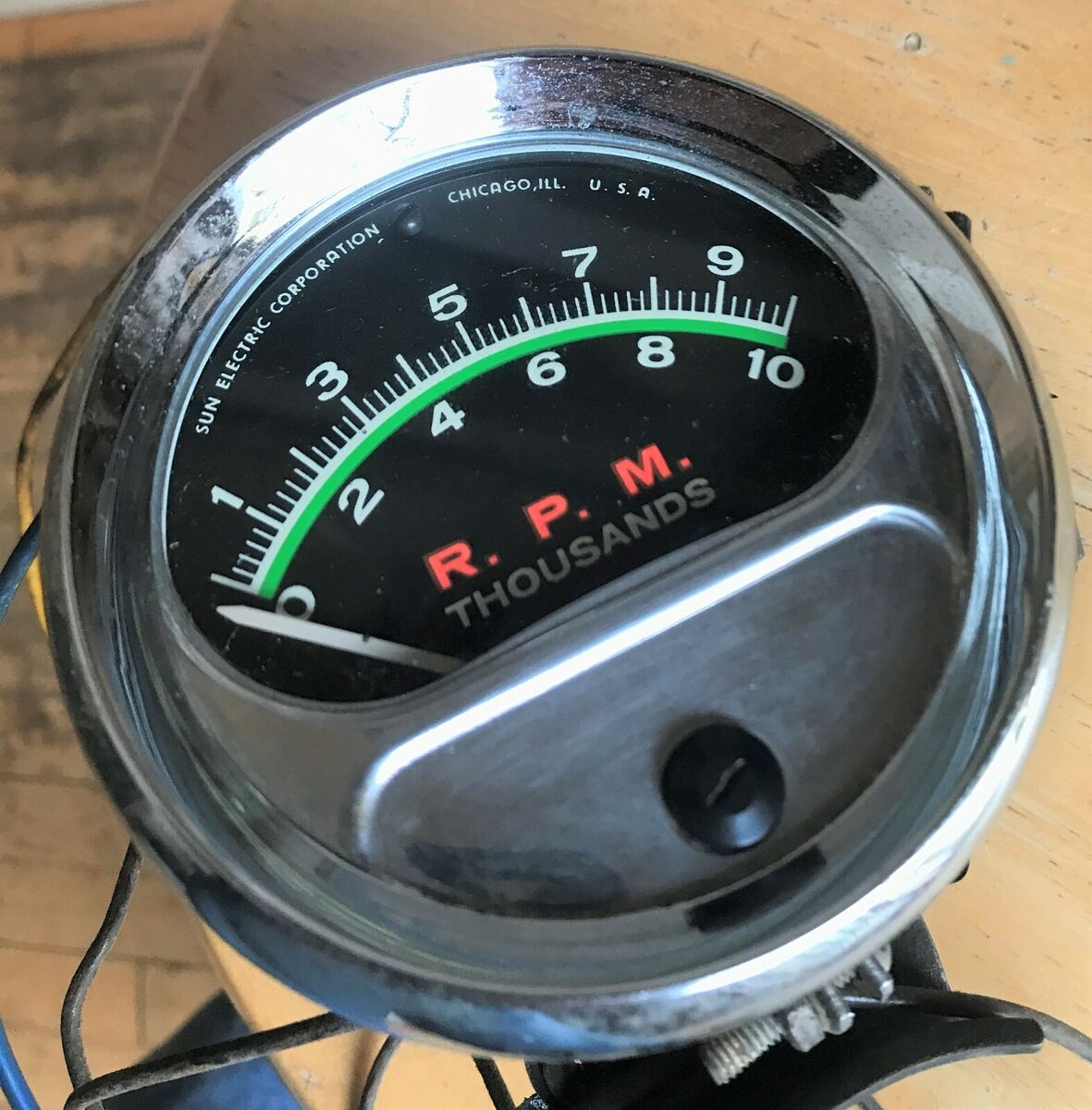 Vintage Sun Greenline Tachometer 10 000 RPM 8 CYL 12v Tach Vintage Sun Greenline Tachometer 10 000 RPM 8 CYL 12v Tach