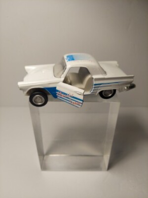 Junye Toys 1950's Ford Thunderbird 1/43. Missing Front Bumper Great Collectable.
