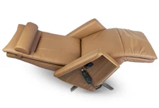 Svago Swivel Zero Gravity Recliner Leather Chair SV500