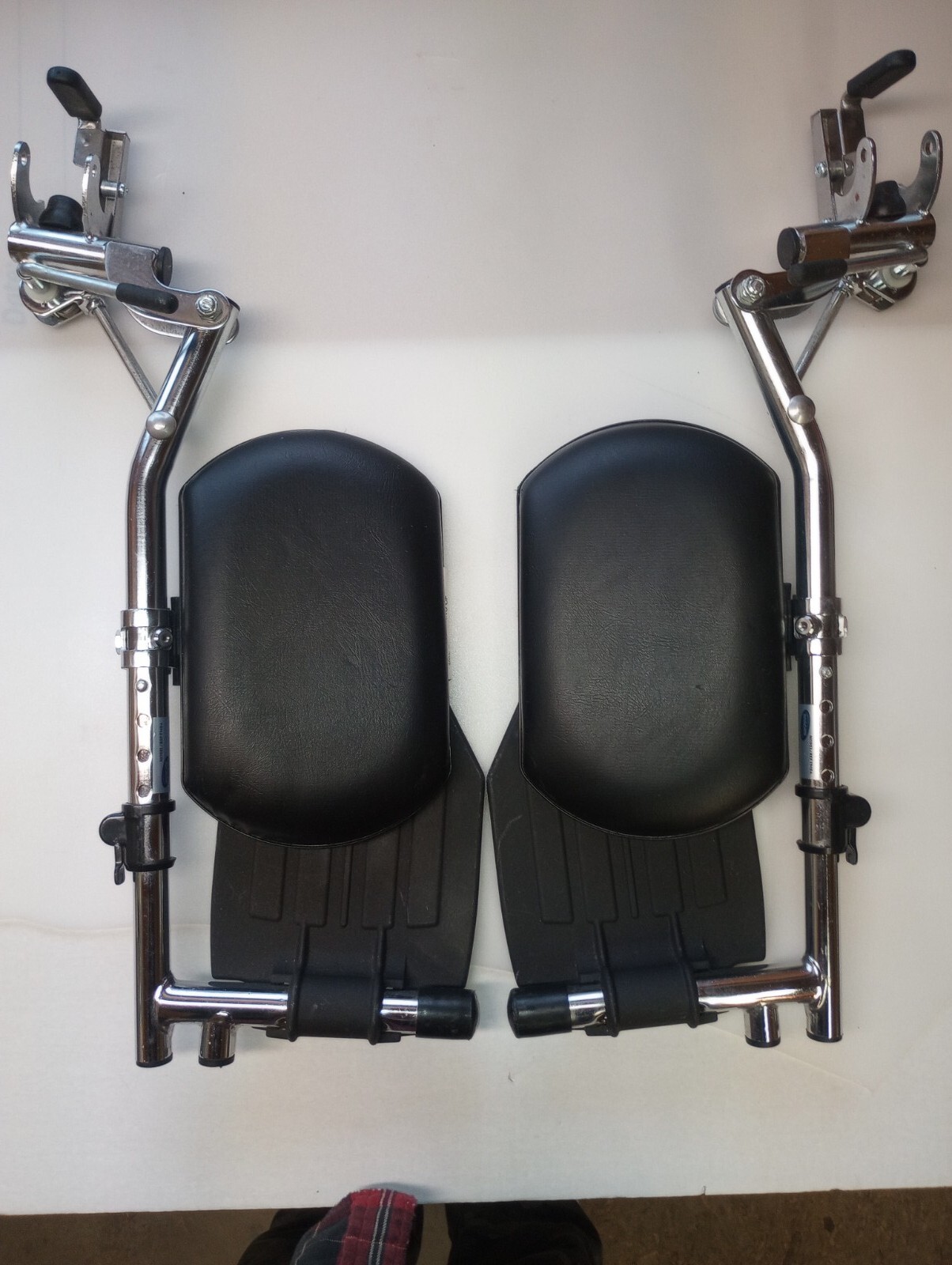 Invacare Wheelchair Elevating Leg/Feet Rests Padded Calf Model T94HA eBay