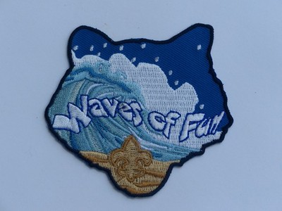 Unused Vintage ''Waves of Fun'' Surfing Beach Sand Cub Scout Wolf Head Shape Patch