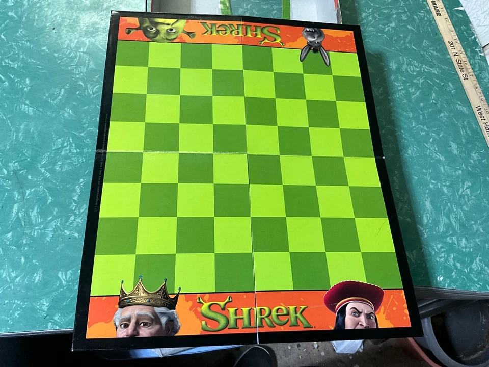 Juego de Ajedrez Shrek Edición Coleccionista Pintado a Mano 2004 Tablero y Juego Incluido Foto 2 de 4