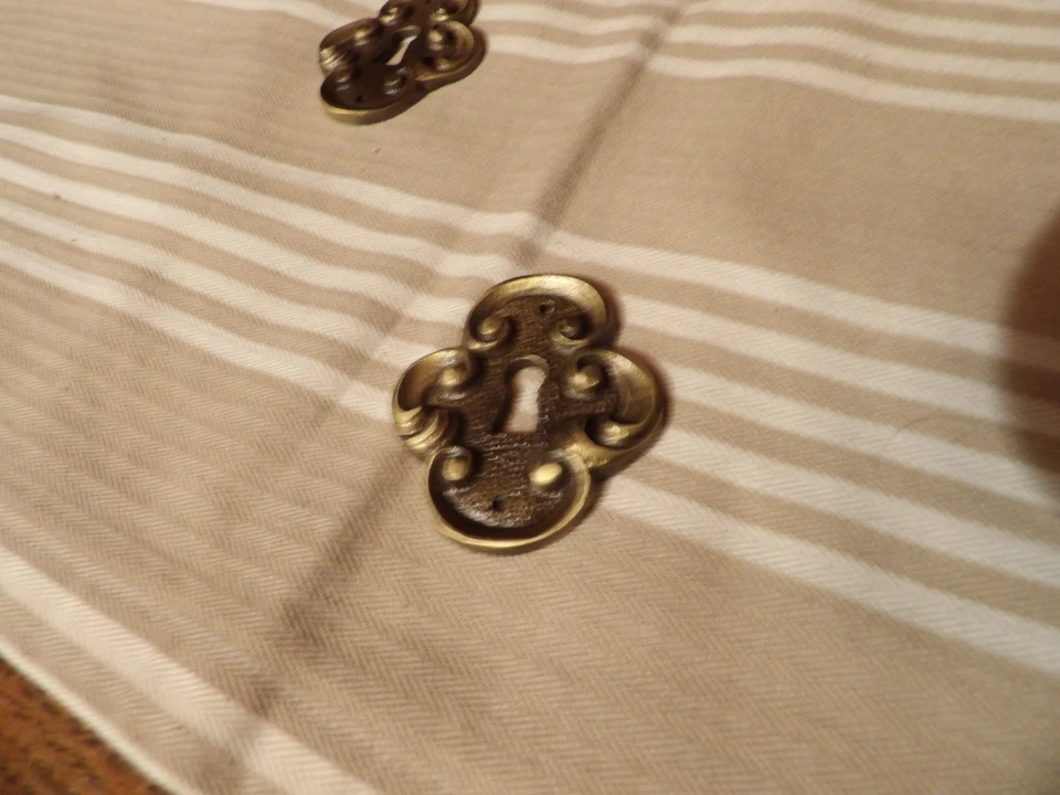 Anciens cache-trous de serrure,bronze,laiton,ornement,meuble,1920 - Photo 4/4