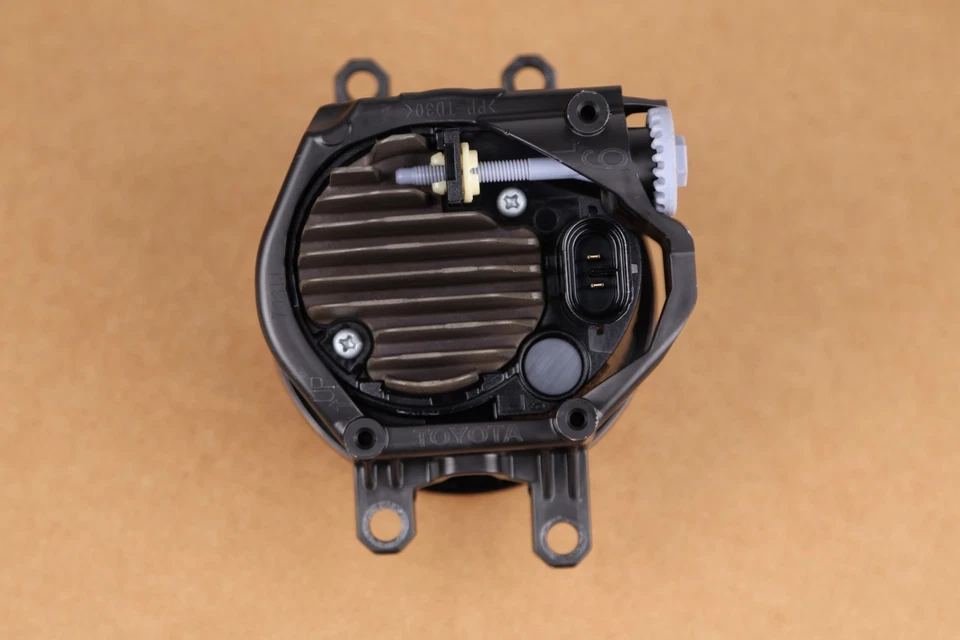 ¡Nuevo! Luz antiniebla LED delantera izquierda izquierda OEM Lexus RX350 RX350L RX450h 2016-2020 Foto 3 de 4