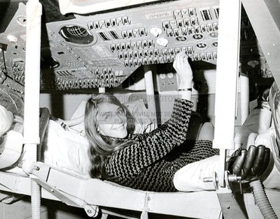 MARGARET HAMILTON APOLLO COMMAND MODULE NASA B&W 11X14 PHOTO
