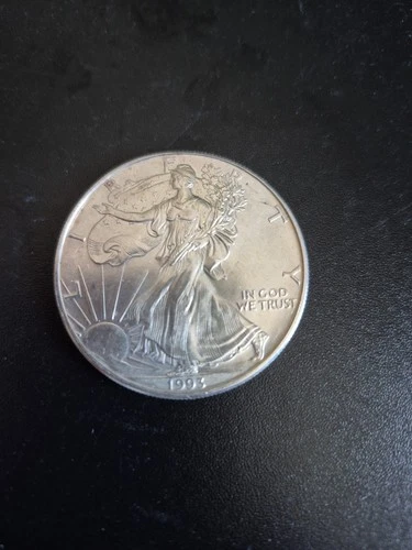 1993  AMERICAN SILVER EAGLE  1  OZ.  PURE FINE SILVER  999 BULLION COIN / EX-UNC