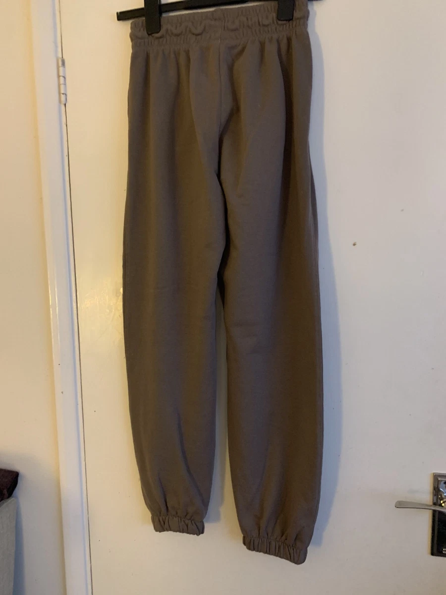 HERMOSOS TRACKIES H&M MARRÓN CLARO TALLA XS EN MUY BUENA CONDICIÓN